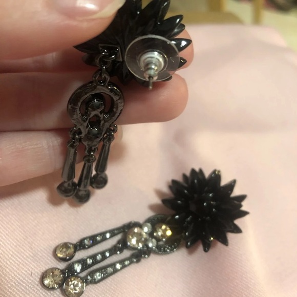 Betsey Johnson earrings - Picture 2 of 3